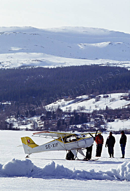 Avid Flyer, flyg, flygmaskin, kommunikationer, luftfart, skidflyg, skidflygning, skidor, Åre, Åresjön