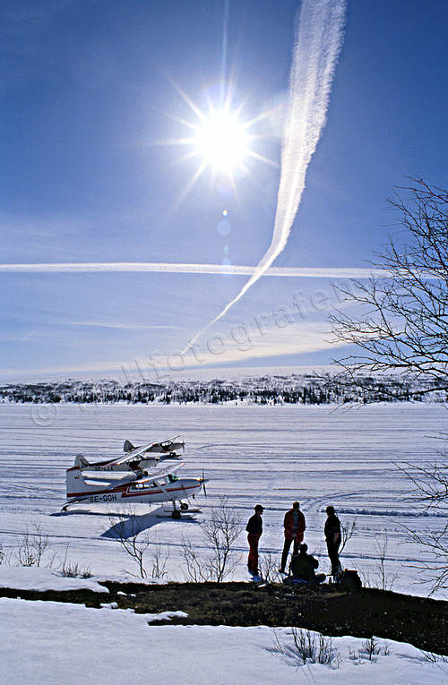 Flygmaskiner på Norra Rensjön flyg, kommunikationer, luftfart, Norra Rensjön, skidflyg, skidflygning, sol, vinter, vårvinter