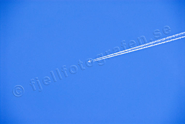 allmnflyg, bl, bltt, flyg, flygplan, himmel, kommunikationer, kondensstrimma, luftfart, resa, resor, transport