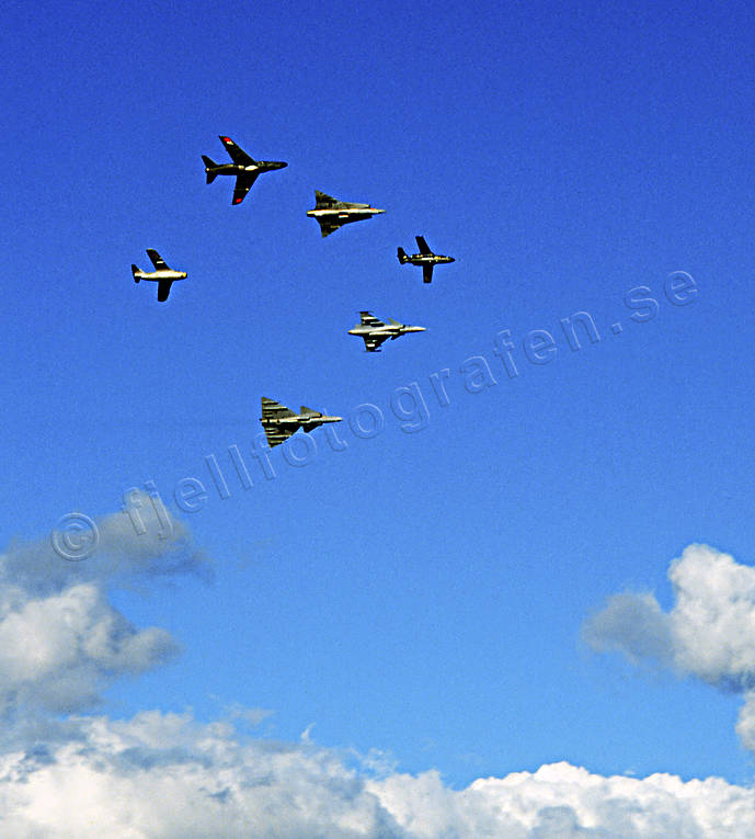 allmnflyg, flyg, flyguppvisning, formation, formationsflygning, kommunikationer, luftfart, Saab, uppvisning