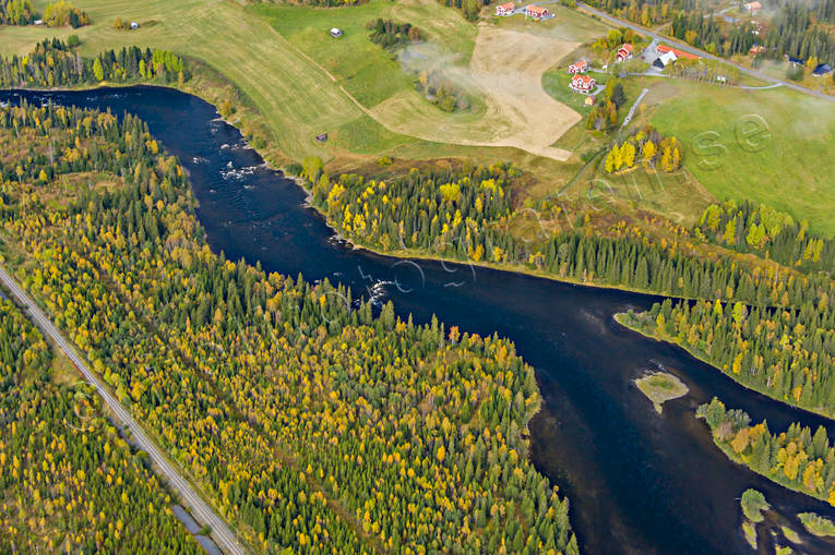 Forsaforsen i Åreälven drönarbilder, drönarfoto, Duvedsälven, flygbild, flygbilder, Flygfoto, flygfoton, Forsaforsen, höst, Jämtland, vattendrag, Åreälven, älvar