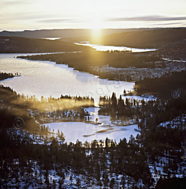 Forsån i solnedgång drönarbilder, drönarfoto, flygbild, flygbilder, Flygfoto, flygfoton, Forsån, Jämtland, Landskap, solnedgång, vinter, vinterlandskap