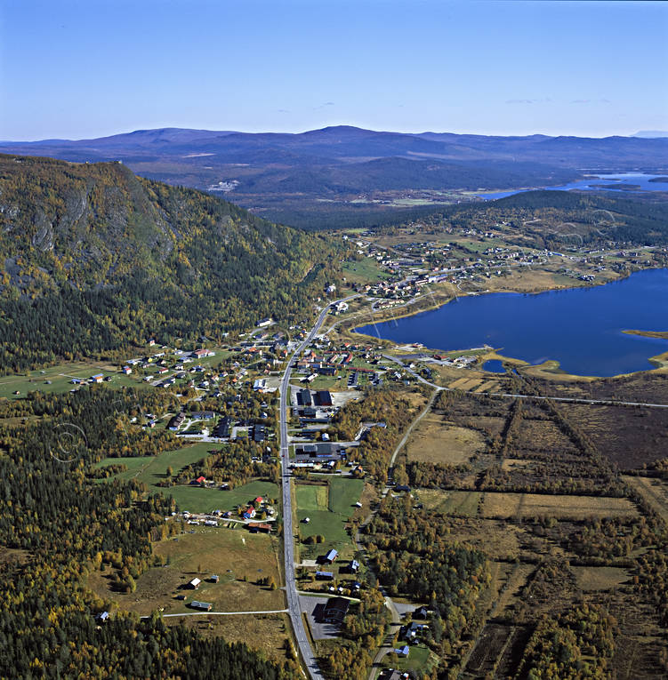 Funäsdalen Flygfoto Flygbilder drönarbilder, drönarfoto, flygbild, flygbilder, Flygfoto, flygfoton, funäsdalen, Funäsdalsberget, Funäsdalssjön, Härjedalen, höst, samhällen