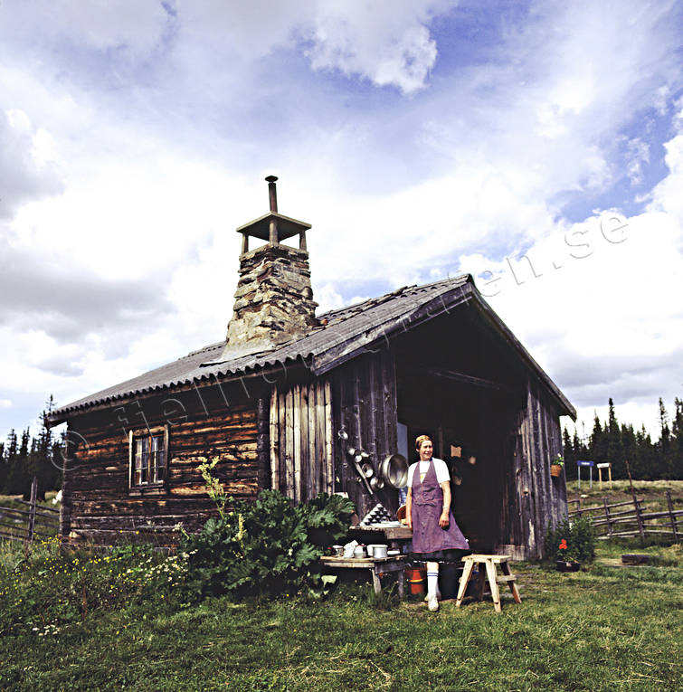 Fäbodstuga vid Långbuan buvall, Börtnan, fäbod, fäbodstuga, fäbodvall, Fäbodvägen, fäbovall, Jämtland, Långbodarna, Långbuan, sommar, stuga, stugor