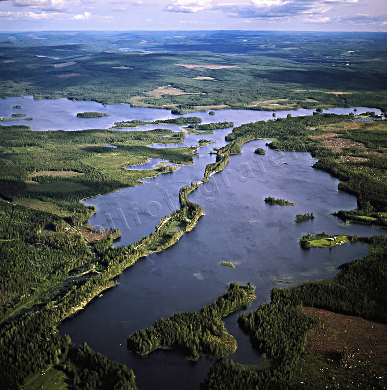 Fänriksfjärden söder om Hammerdal drönarbilder, drönarfoto, edefors, flygbild, flygbilder, Flygfoto, flygfoton, Jämtland, Landskap, sommar, vikfjärd, väg, väg 344