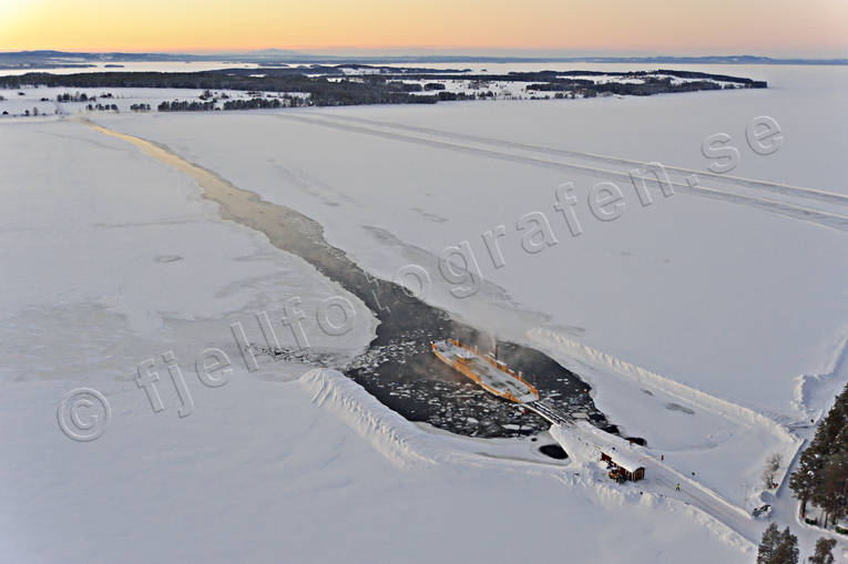 Färjeläge vid Isön Sunne bilfärja, drönarbilder, drönarfoto, flygbild, flygbilder, Flygfoto, flygfoton, färja, färjeled, färjeläge, isön, Jämtland, Landskap, Norderön, Sunne, vinter