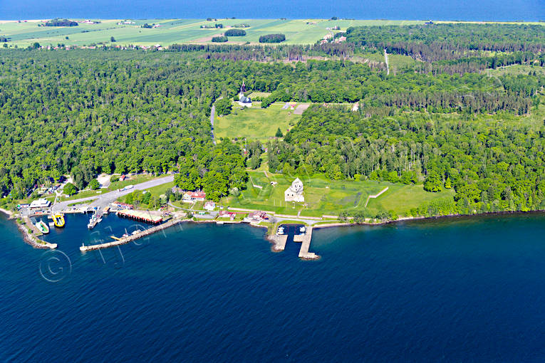 Färjeläget på Visingsö drönarbilder, drönarfoto, flygbild, flygbilder, Flygfoto, flygfoton, färjeläge, hamnen, Landskap, samhällen, slottsruin, Småland, sommar, Visingsborg, Visingsö