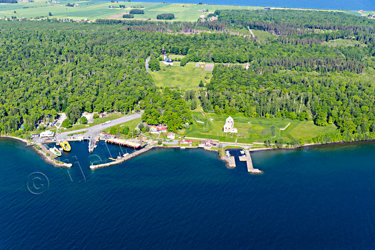 Färjeläget på Visingsö drönarbilder, drönarfoto, flygbild, flygbilder, Flygfoto, flygfoton, färjeläge, hamnen, Landskap, samhällen, slottsruin, Småland, sommar, Visingsborg, Visingsö
