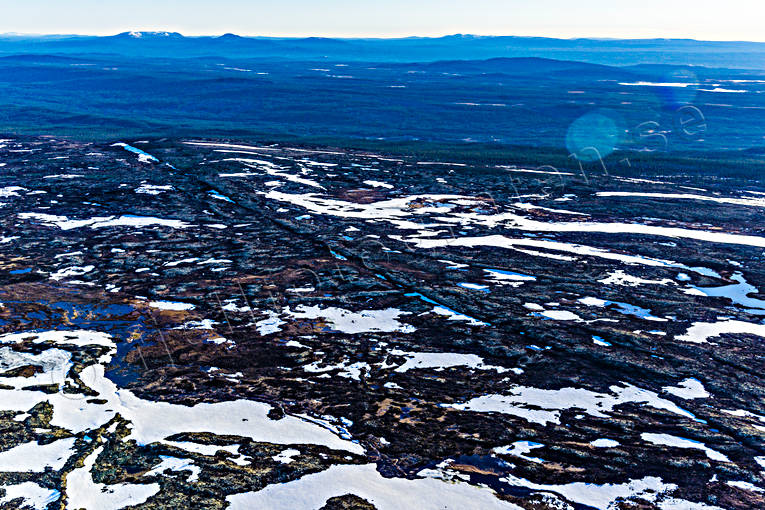 Förkastningsspricka Fullufjället Dalarna, drönarbilder, drönarfoto, fjäll, fjällplatå, flygbild, flygbilder, Flygfoto, flygfoton, Fulufjället, förkastningsspricka, geologi, Landskap, nationalpark, spricka, vår