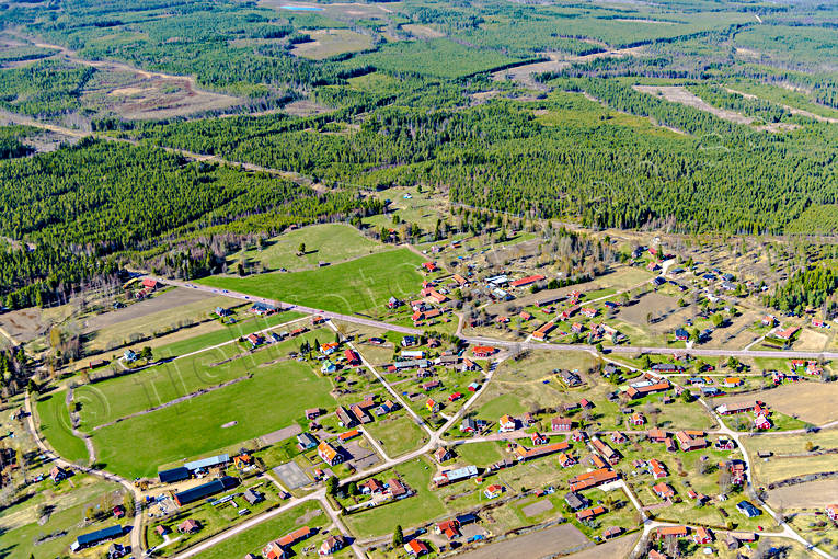 Garsås Dalarna Flygfoto Dalarna, flygbild, flygbilder, flygfoto, flygfoton, Garsås, samhällen, vår