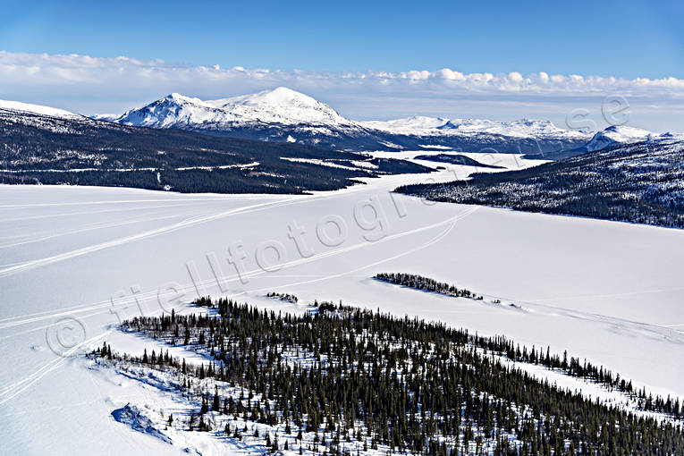 Geavhta och Ryjvejegaejsie drönarbilder, drönarfoto, flygbild, flygbilder, Flygfoto, flygfoton, Geavhta, Landskap, lappland, Ryjvejegaejsie, Stalofjället, vinter, vår