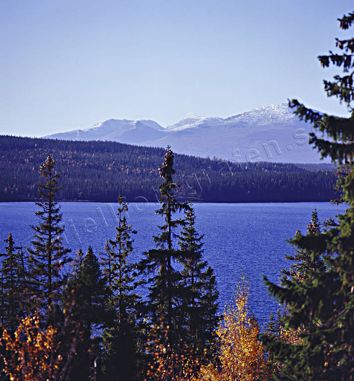 Gevsjön och Snasahögarna Gevsjön, höst, Jämtland, Landskap, Snasahögarna