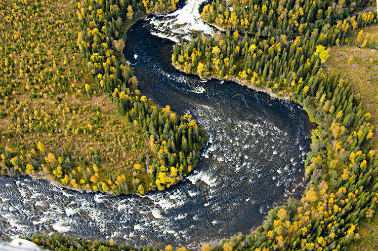 Gevsjöströmmen i Åreälven drönarbilder, drönarfoto, flygbild, flygbilder, Flygfoto, flygfoton, Gevsjöströmmen, höst, Jämtland, vattendrag, Åreälven, älvar