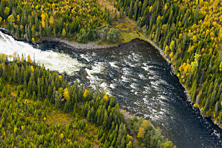 Gevsjöströmmen i Åreälven drönarbilder, drönarfoto, flygbild, flygbilder, Flygfoto, flygfoton, Gevsjöströmmen, höst, Jämtland, vattendrag, Åreälven, älvar