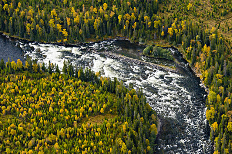 Gevsjöströmmen i Åreälven drönarbilder, drönarfoto, flygbild, flygbilder, Flygfoto, flygfoton, Gevsjöströmmen, höst, Jämtland, vattendrag, Åreälven, älvar