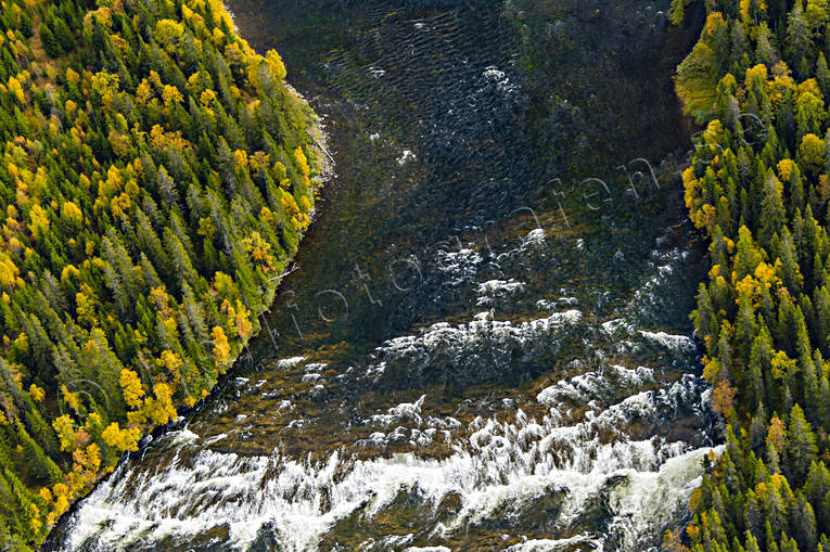 Gevsjöströmmen i Åreälven drönarbilder, drönarfoto, flygbild, flygbilder, Flygfoto, flygfoton, Gevsjöströmmen, höst, Jämtland, vattendrag, Åreälven, älvar