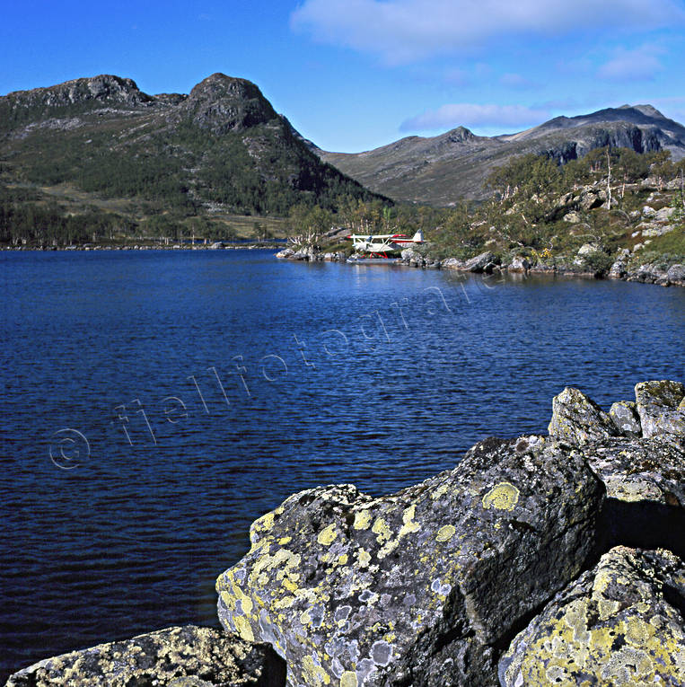 Girisjön och Borkafjället Borkafjället, Dikanäs, fjäll, fjällsjö, flygmaskin, Girisjön, Landskap, lappland, sjöflygplan, sommar
