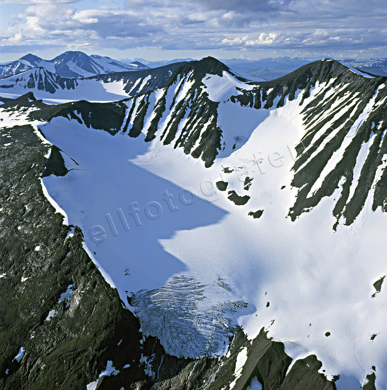 Glaciär väster om Kavapakte drönarbilder, drönarfoto, fjäll, flygbild, flygbilder, Flygfoto, flygfoton, glaciär, Kavapakte, Landskap, lappland, nationalpark, nationalparker, sarek, sommar