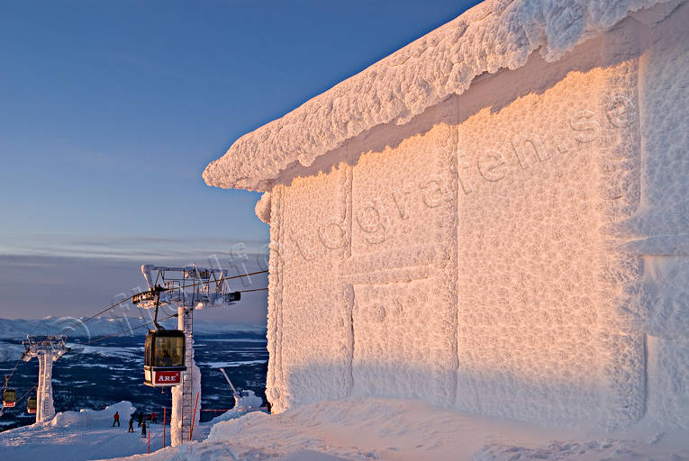 Gondolen Åre anläggningar, gondol, gondolen, julstämning, Jämtland, lift, lifthus, nedisad, samhällen, snötäckt, stämningsbild, Åre, Åreskutan