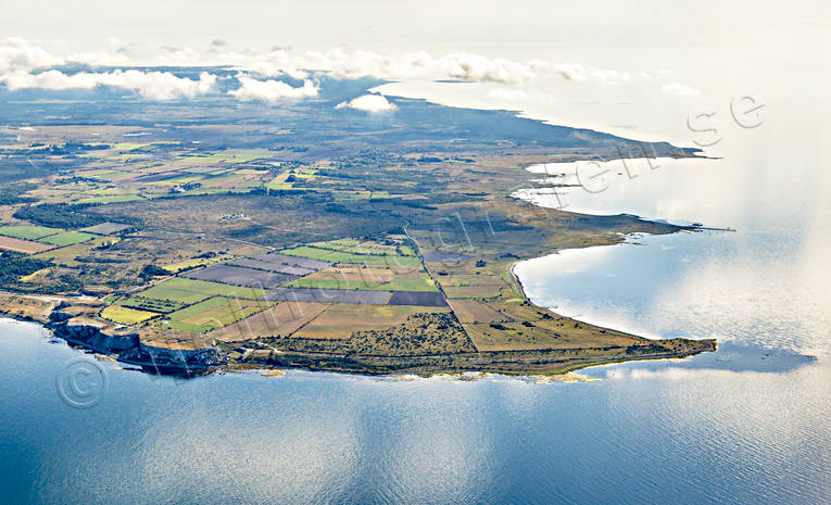 Gotlands södra udde Digrans, drönarbilder, flygbilder, Flygfoto, flygfoton, Gotland, Hoburg, Hoburgen, Hällkista, Landskap, Majstre, Majstregården, sommar, Sundre, södra udde