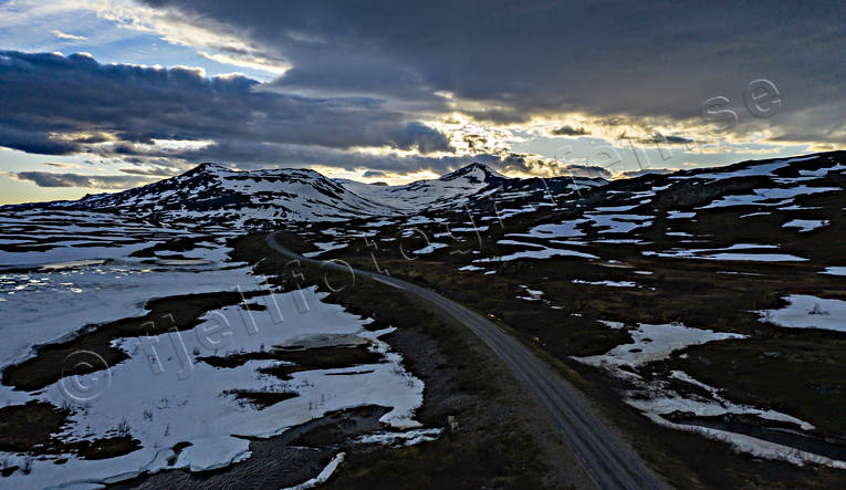 Barents vg, drnarbild, drnarbilder, drnarfoto, fjll, flygbild, flygbilder, Flygfoto, flygfoton, grnsfjll, Landskap, lappland, Mierkenis, snsmltning, vr, vg 95