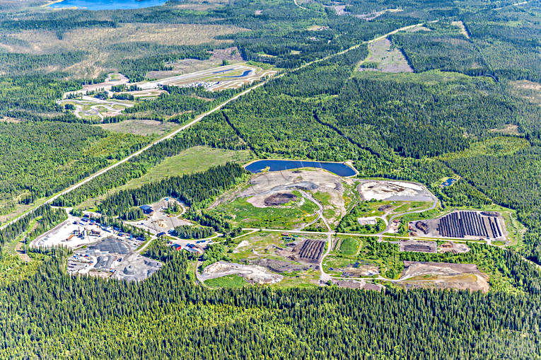 Gräfsåsen Östersund Flygfoto anläggningar, avfallsanläggning, avfallshantering, drönarbilder, drönarfoto, flygbild, flygbilder, Flygfoto, flygfoton, Gräfsåsen, Jämtland, motorbana, sommar, soptipp, städer, tipp, återvinning, återvinningscentral, Östersund