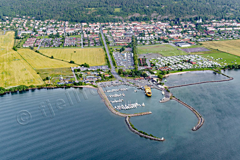Gränna hamn Flygfoto camping, campingsplats, drönarbilder, drönarfoto, flygbild, flygbilder, Flygfoto, flygfoton, färjeläge, Gränna, hamnen, hamnpirar, husvagnscamping, pir, Småland, sommar, sommaridyll, städer, Sverige, vättern