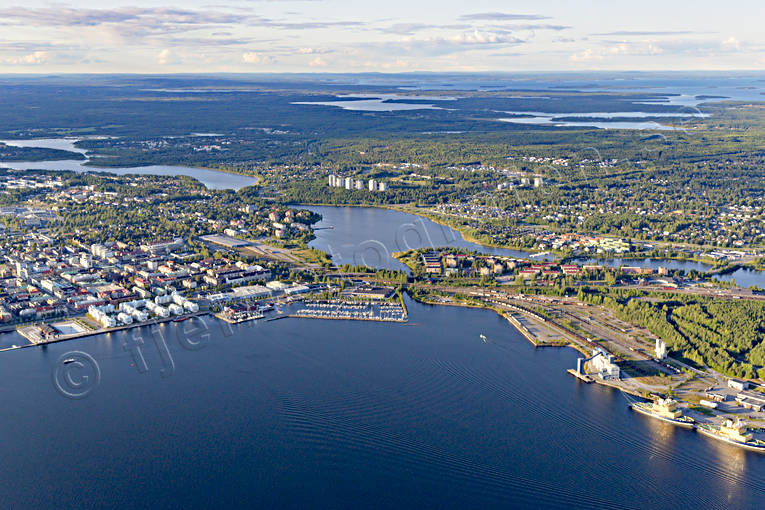 Gråsjälfjärden Luleå Flygfoto drönarbilder, drönarfoto, flygbild, flygbilder, Flygfoto, flygfoton, Gråsjälfjärden, Luleå, Norrbotten, småbåtshamn, sommar, städer, Södra hamnen