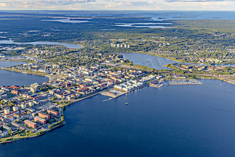 Gråsjälfjärden Luleå Flygfoto drönarbilder, drönarfoto, flygbild, flygbilder, Flygfoto, flygfoton, Gråsjälfjärden, Luleå, Norrbotten, Oskarsvarv, småbåtshamn, sommar, städer, Södra hamnen