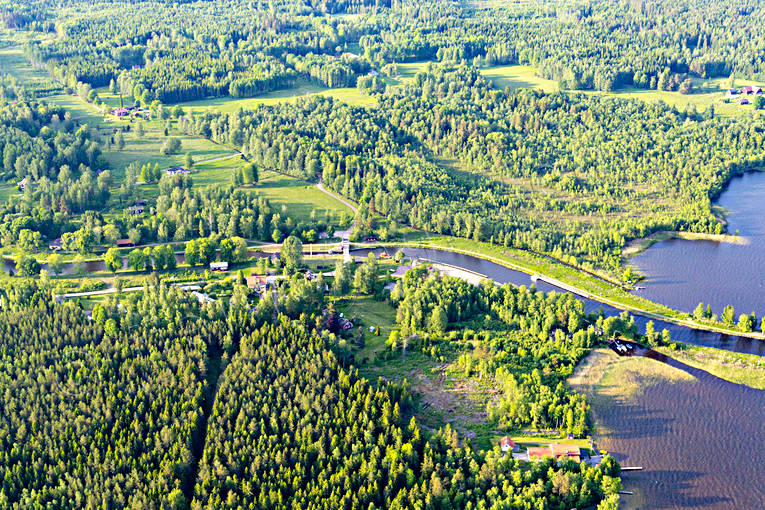 anlggningar, drnarbilder, drnarfoto, flygbild, flygbilder, Flygfoto, flygfoton, Gta kanal, kanal, kommunikationer, Landskap, Sevrdheter, sjfart, sommar, Ttorp, Viken, Vstergtland