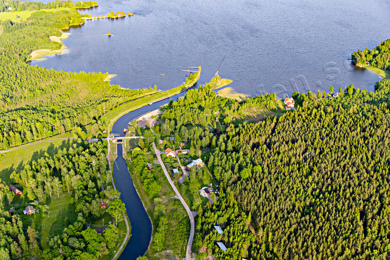 anlggningar, drnarbilder, drnarfoto, flygbild, flygbilder, Flygfoto, flygfoton, Gta kanal, kanal, kommunikationer, Landskap, Sevrdheter, sjfart, sommar, Ttorp, Viken, Vstergtland