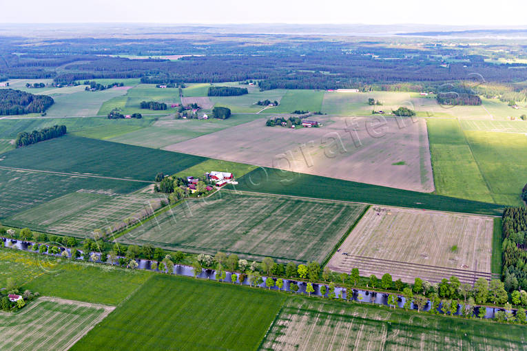 anlggningar, drnarbilder, drnarfoto, flygbild, flygbilder, Flygfoto, flygfoton, Gta kanal, kanal, kommunikationer, Landskap, Sevrdheter, sjfart, sommar, Treboda, Vstergtland