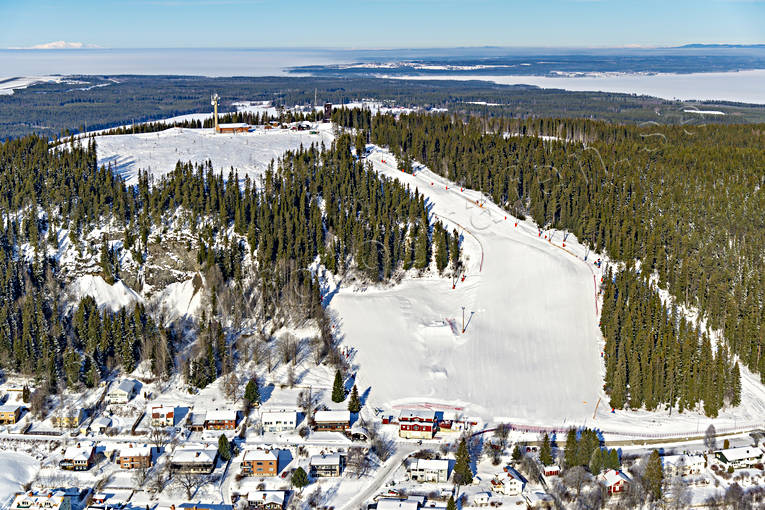Gustavsbergsbacken Frösön anläggningar, drönarbilder, drönarfoto, flygbild, flygbilder, Flygfoto, flygfoton, Frösön, Gustavsbergsbacken, Jämtland, skidanläggning, skidbackar, skidort, städer, vinter, Östersund