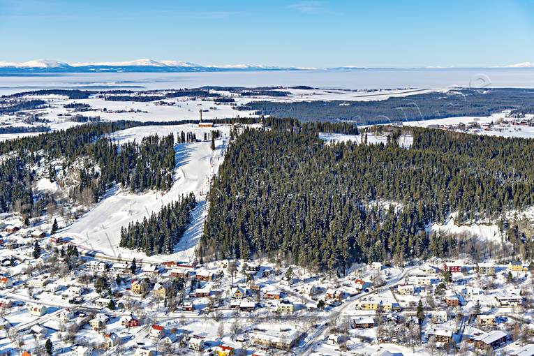 Gustavsbergsbacken Frösön anläggningar, drönarbilder, drönarfoto, flygbild, flygbilder, Flygfoto, flygfoton, Frösön, Gustavsbergsbacken, Jämtland, skidanläggning, skidbackar, skidort, städer, vinter, Östersund