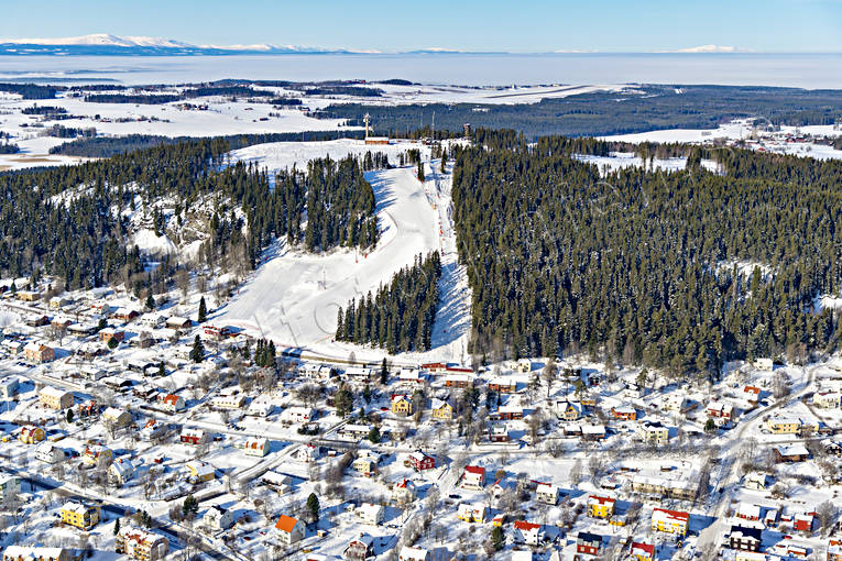 Gustavsbergsbacken Frösön anläggningar, drönarbilder, drönarfoto, flygbild, flygbilder, Flygfoto, flygfoton, Frösön, Gustavsbergsbacken, Jämtland, skidanläggning, skidbackar, skidort, städer, vinter, Östersund