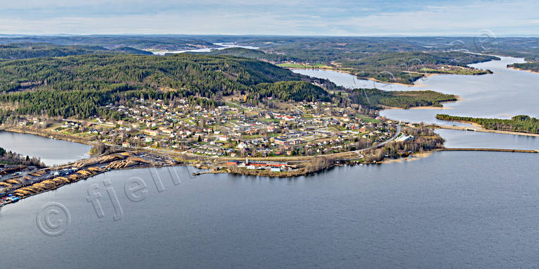 Gällö vid Revsundssjön drönarbilder, drönarfoto, flygbild, flygbilder, Flygfoto, flygfoton, Gällö, höst, Jämtland, Revsundssjön, samhällen