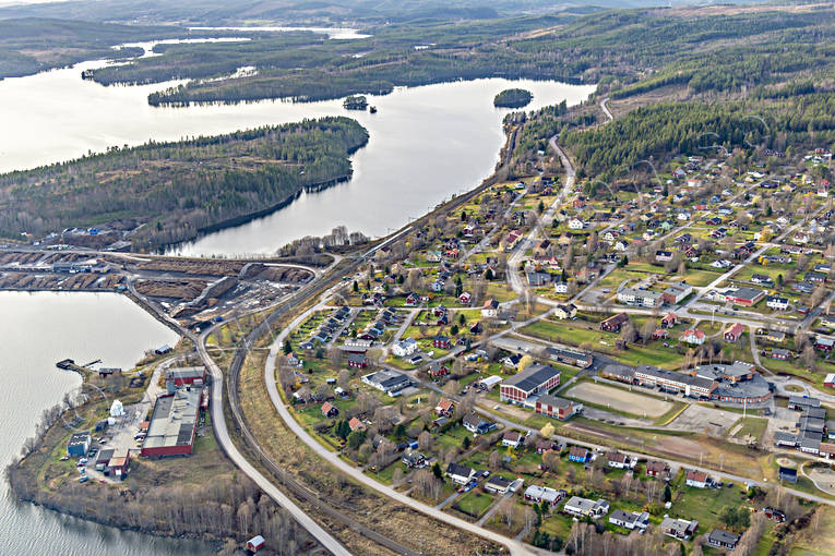 Gällö vid Revsundssjön drönarbilder, drönarfoto, flygbild, flygbilder, Flygfoto, flygfoton, Gällö, höst, Jämtland, Revsundssjön, samhällen