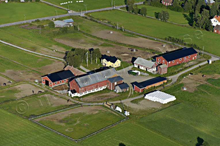 Gård i Överbyn Marieby drönarbilder, drönarfoto, flygbild, flygbilder, Flygfoto, flygfoton, gårdar, Jämtland, sommar, Överbyn