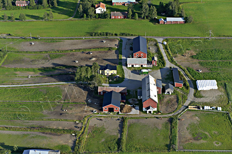 Gård i Överbyn Marieby drönarbilder, drönarfoto, flygbild, flygbilder, Flygfoto, flygfoton, gårdar, Jämtland, sommar, Överbyn