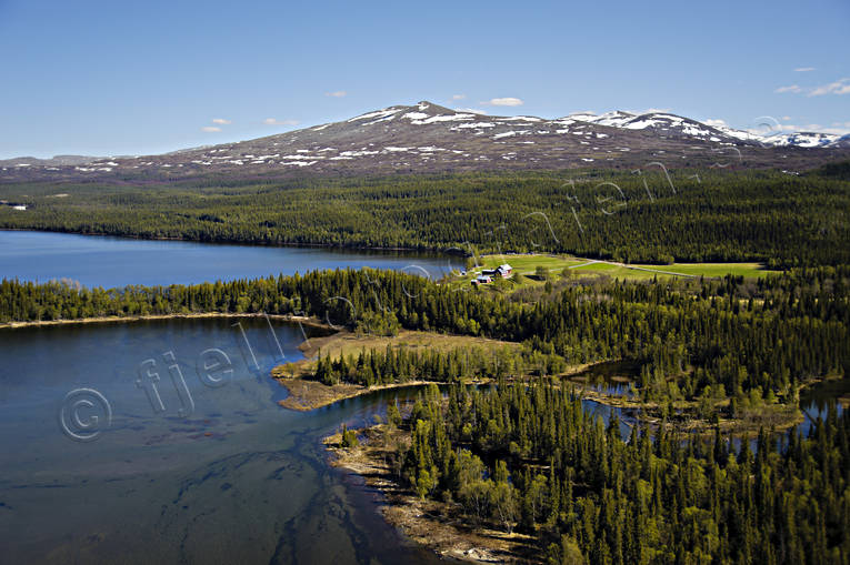 Gård vid Ånnsjön, Bunnerviken Bunnerfjällen, Bunnerviken, drönarbilder, drönarfoto, flygbild, flygbilder, Flygfoto, flygfoton, gård, Jämtland, Landskap, sommar, Ånnsjön