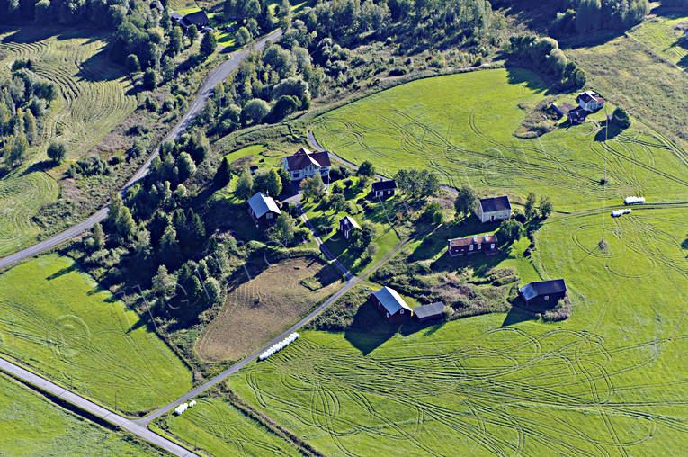 Gårdar i Fyrås Jämtland drönarbilder, drönarfoto, flygbild, flygbilder, Flygfoto, flygfoton, Fyrås, gårdar, Jämtland, sommar