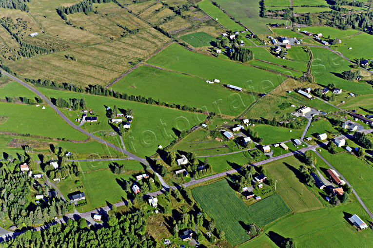 Gårdar i Hallviken Jämtland drönarbilder, drönarfoto, flygbild, flygbilder, Flygfoto, flygfoton, gårdar, Hallviken, Jämtland, sommar