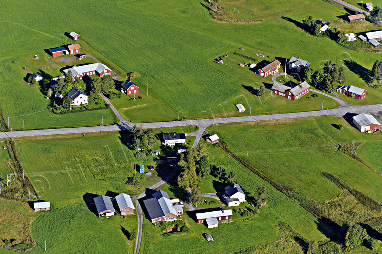 Gårdar i Lorås Jämtland drönarbilder, drönarfoto, flygbild, flygbilder, Flygfoto, flygfoton, gårdar, Jämtland, Lorås, sommar