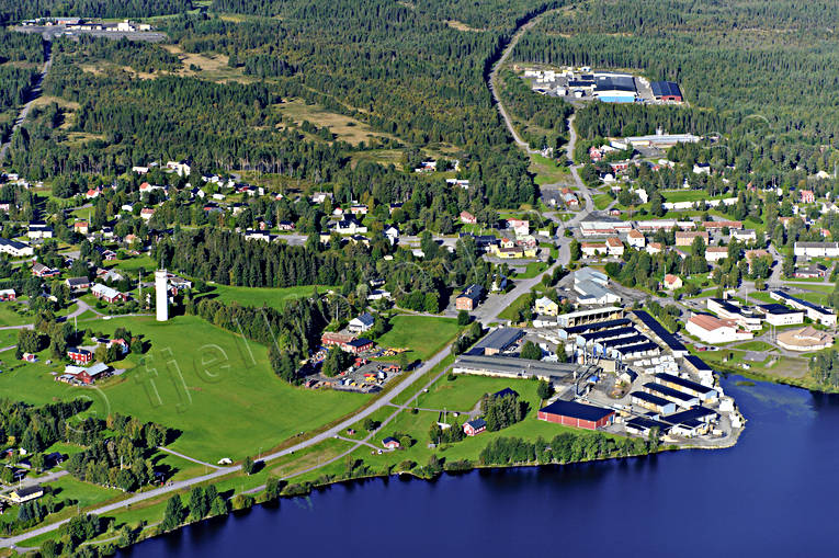 Hammerdal Norrskog Wood Products drönarbilder, drönarfoto, flygbild, flygbilder, Flygfoto, flygfoton, Hammerdal, Hammerdalssjön, Jämtland, Norrskog, samhällen, sommar, såg, sågverk, Träindustri, vattentorn, wood products
