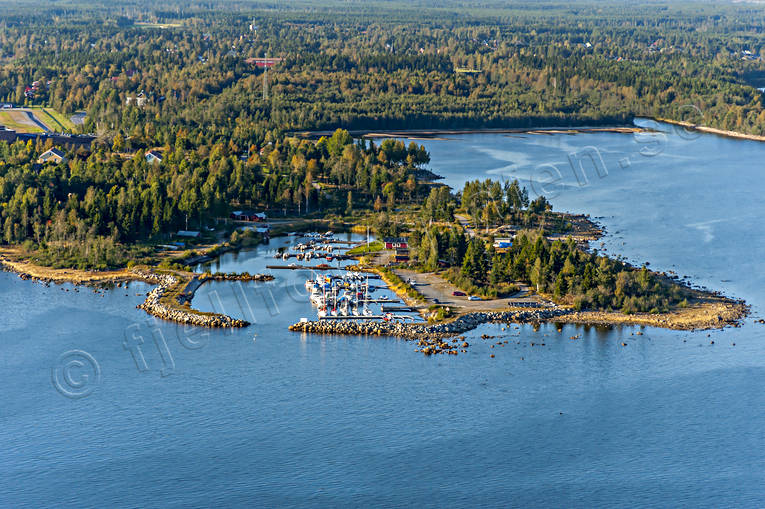 Hamnskär småbåtshamn anläggningar, drönarbilder, drönarfoto, flygbild, flygbilder, Flygfoto, flygfoton, hamn, Hamnskär, Landskap, småbåtshamn, sommar, Tuppholmen, Västerbotten