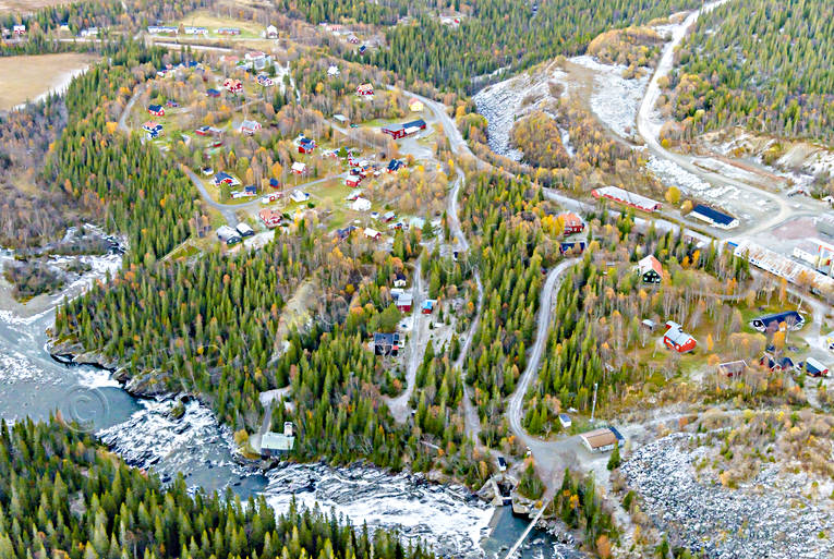 Handöl Flygfoto byar, drönarbild, drönarbilder, drönarfoto, flygbild, flygbilder, Flygfoto, flygfoton, Handöl, höst, Jämtland, samhällen, täljsten, täljstensbrott, täljstensfabrik