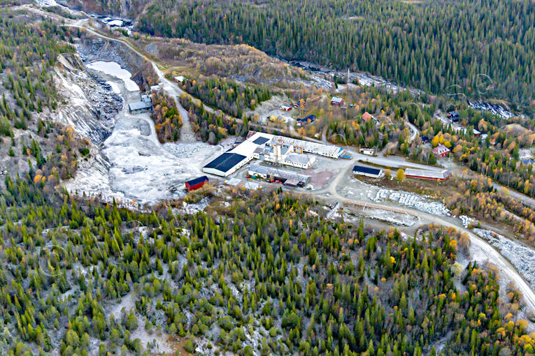 Handöl Täljstensbrott byar, drönarbild, drönarbilder, drönarfoto, flygbild, flygbilder, Flygfoto, flygfoton, Handöl, höst, Jämtland, samhällen, täljsten, täljstensbrott, täljstensfabrik