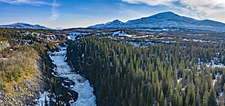 Handölsforsen Flygfoto drönarbild, drönarbilder, drönarfoto, fjällälv, flygbild, flygbilder, Flygfoto, flygfoton, fors, forsar, Handöl, Handölan, Handölsforsen, Jämtland, Landskap, Snasahögarna, Storsnasen, vår, vårfjäll, västjämtland, älv