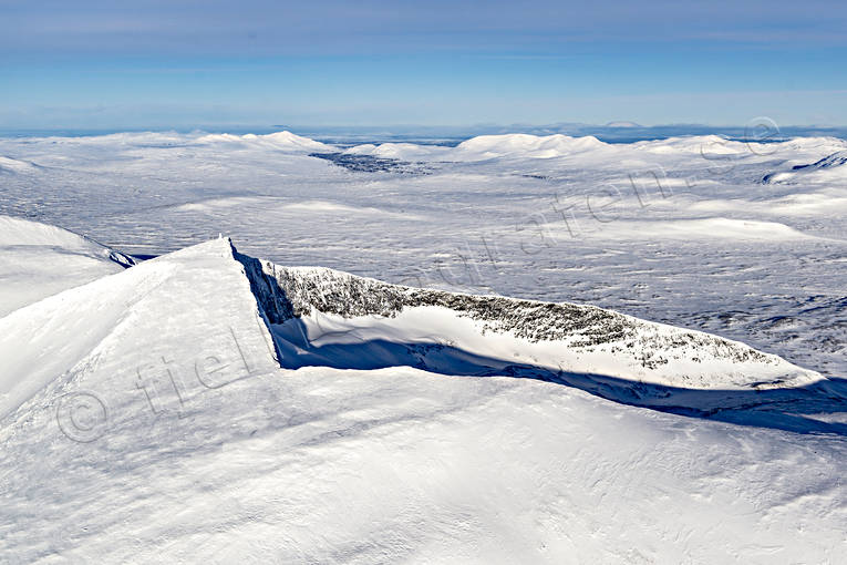 Helags Flygfoto drönarbild, drönarbilder, drönarfoto, fjälltopp, fjälltoppar, flygbild, flygbilder, Flygfoto, flygfoton, Helags, Jämtland, Landskap, vinter