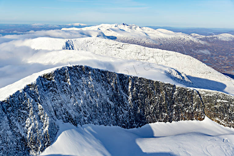 Helags mot Sylarna fjäll, fjällbilder, glaciär, Helags, höst, Jämtland, klippvägg, Landskap, radiomast, stup, sylarna